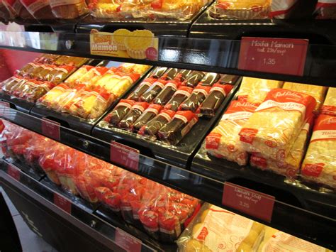 red ribbon bakery|Red Ribbon.